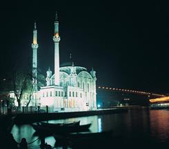 Ortaköy Camii